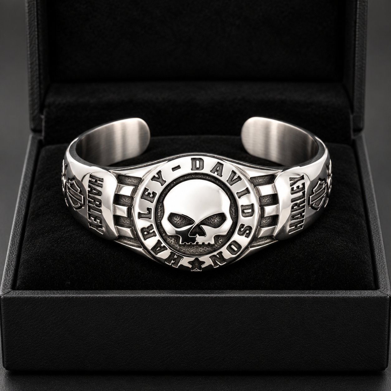 Cross emblem heavy chain biker bracelet